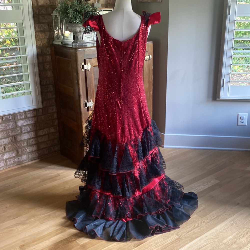 MADE IN USA VINTAGE RED SEQUIN DRESS BLACK LACE TIERED SPANISH STYLE LARGE